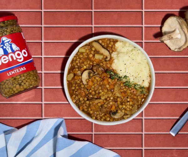 Lentejas cremosas con setas y puré de patatas