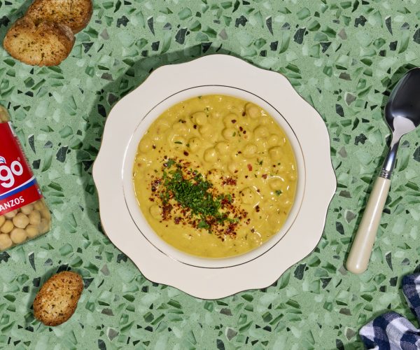 Sopa de ajo con garbanzos