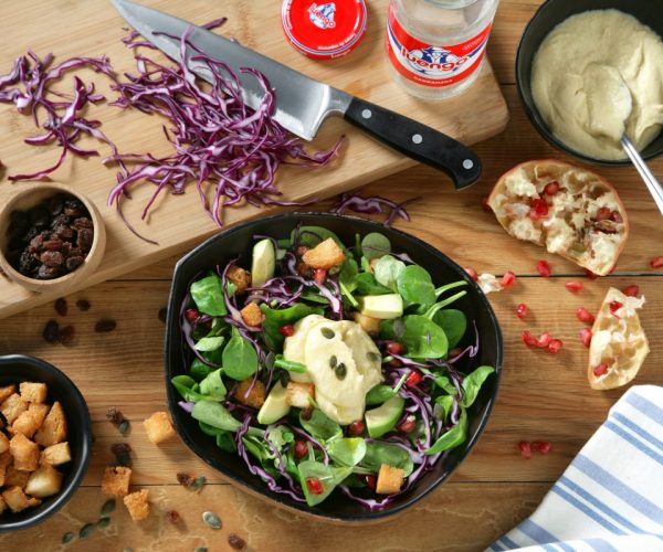 Ensalada de canónigos con hummus