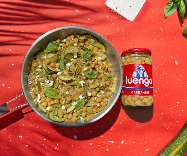 Guiso templado de garbanzos y calabacín