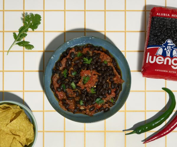 Frijoles con salsa martajada